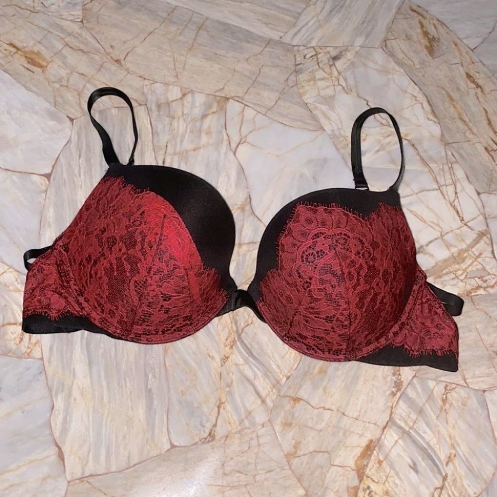Victoria Secret Black/Red 34DD Very Sexy  Push Up‎